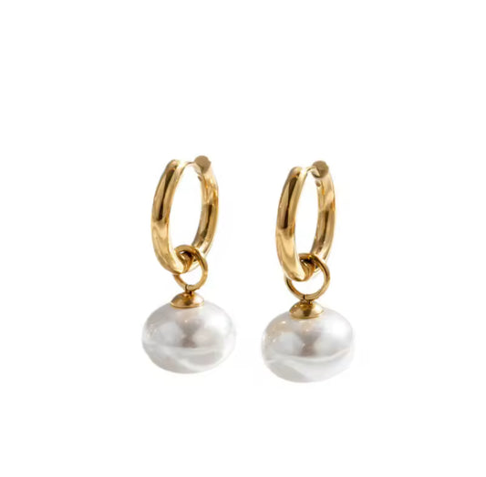 Isla Luz – Stainless Steel Pearl Hoops